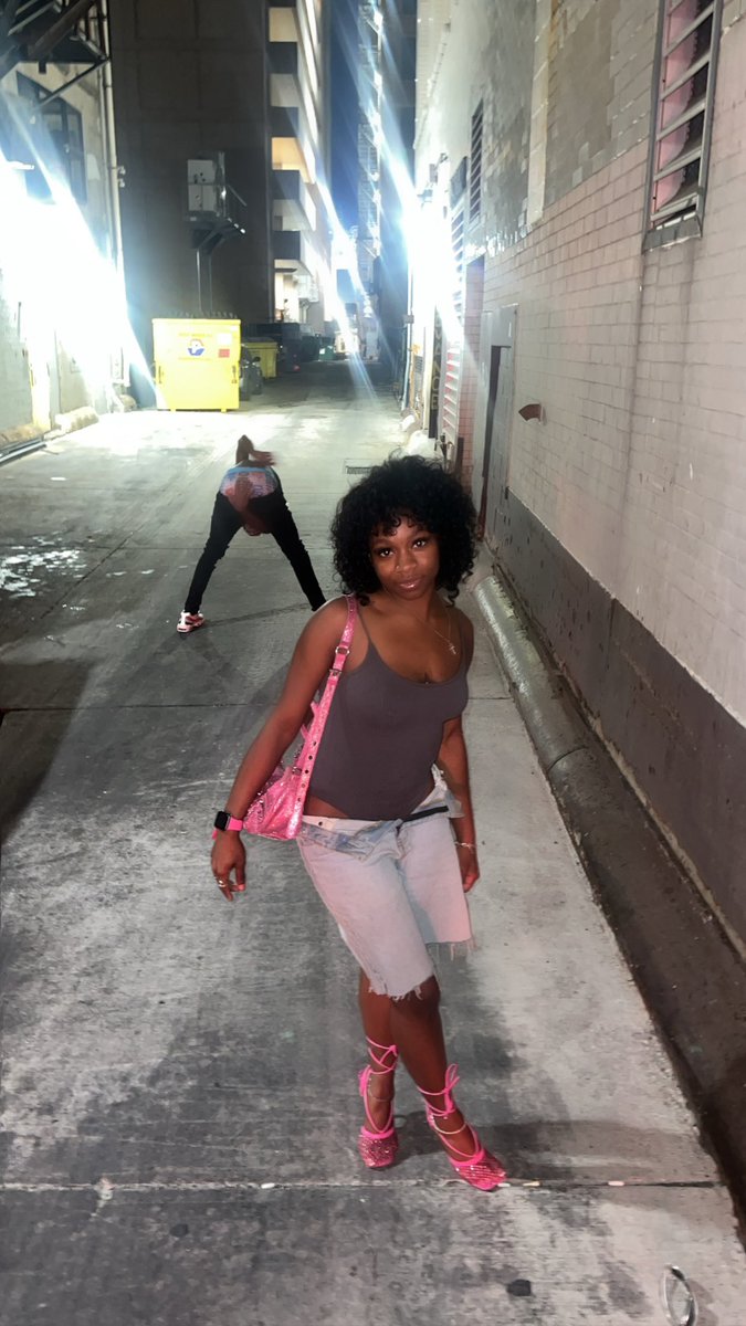 ellisaseleste's tweet photo. Look at my outfit bish I’m killing you hoes😎💓! https://t.co/MVx51LRwZs