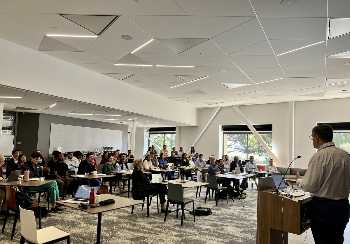 liaojoe1's tweet photo. Terrific turnout at the annual @StanfordUrology Research Day! #careerdevelopment #mentorship #surgeonscientist #cancerbio #AI #BigData from our remarkable faculty and trainees. @ecskinner53 @ShkolyarE @markalaurie15 @Dr_A_Dobberfuhl https://t.co/sQaGUteM9d