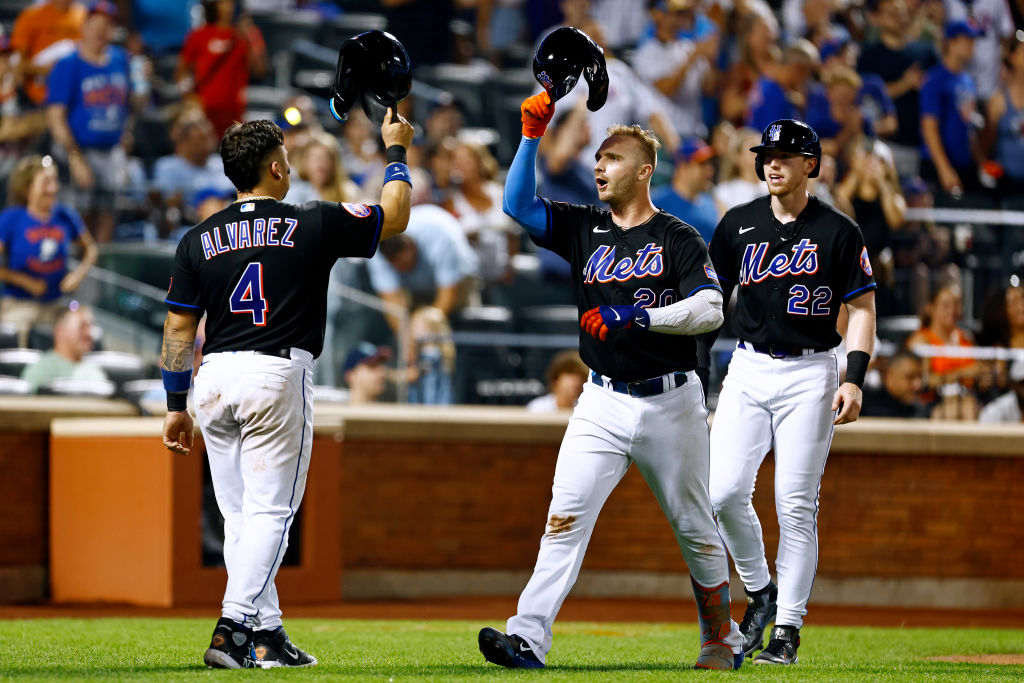 ESPN Stats & Info on X: Pete Alonso has 30 home runs in a season for the  4th time in his career. That is tied with Mike Piazza for the most 30-HR