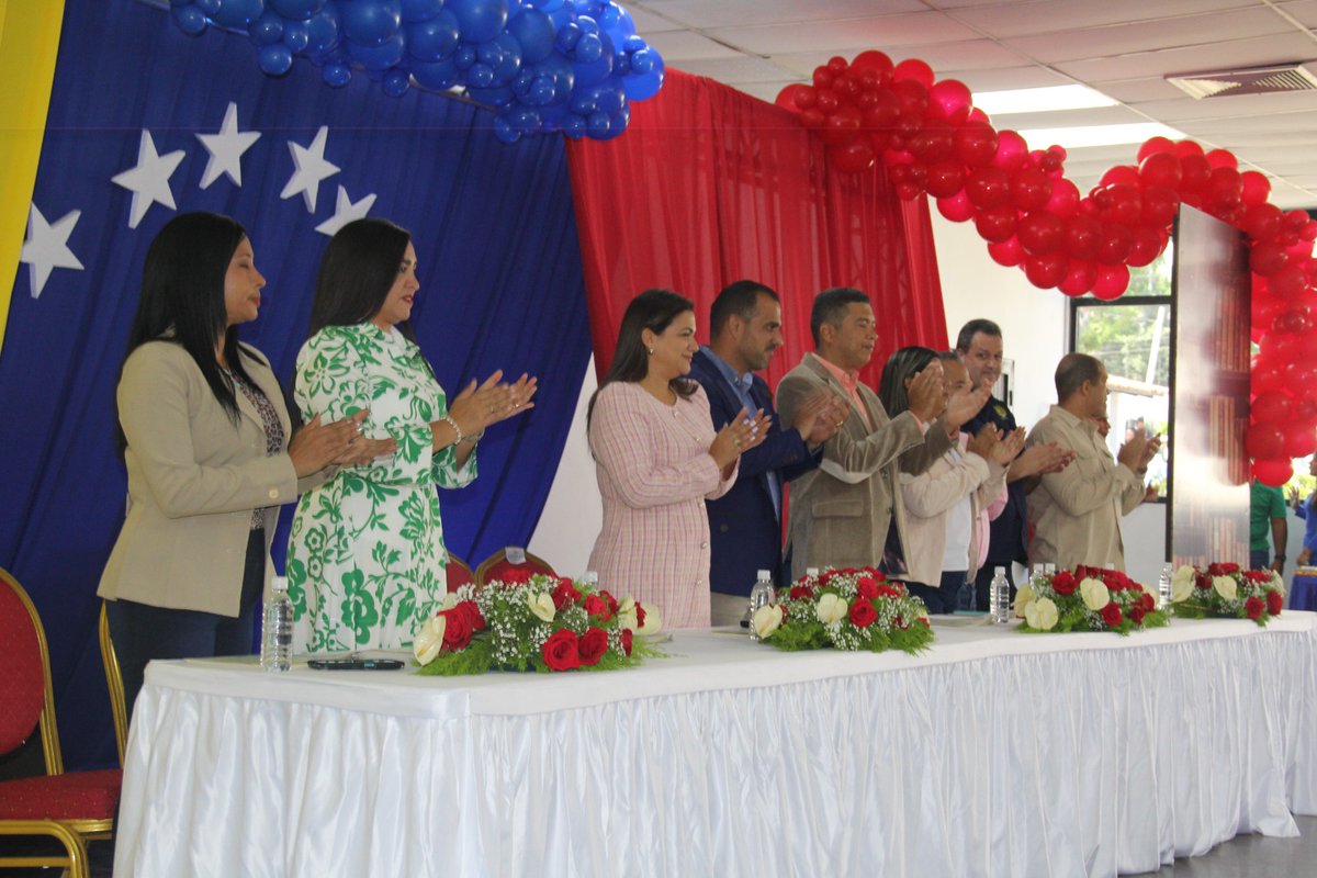 Centro de Desarrollo Calidad Educativa La Guaira tweet media