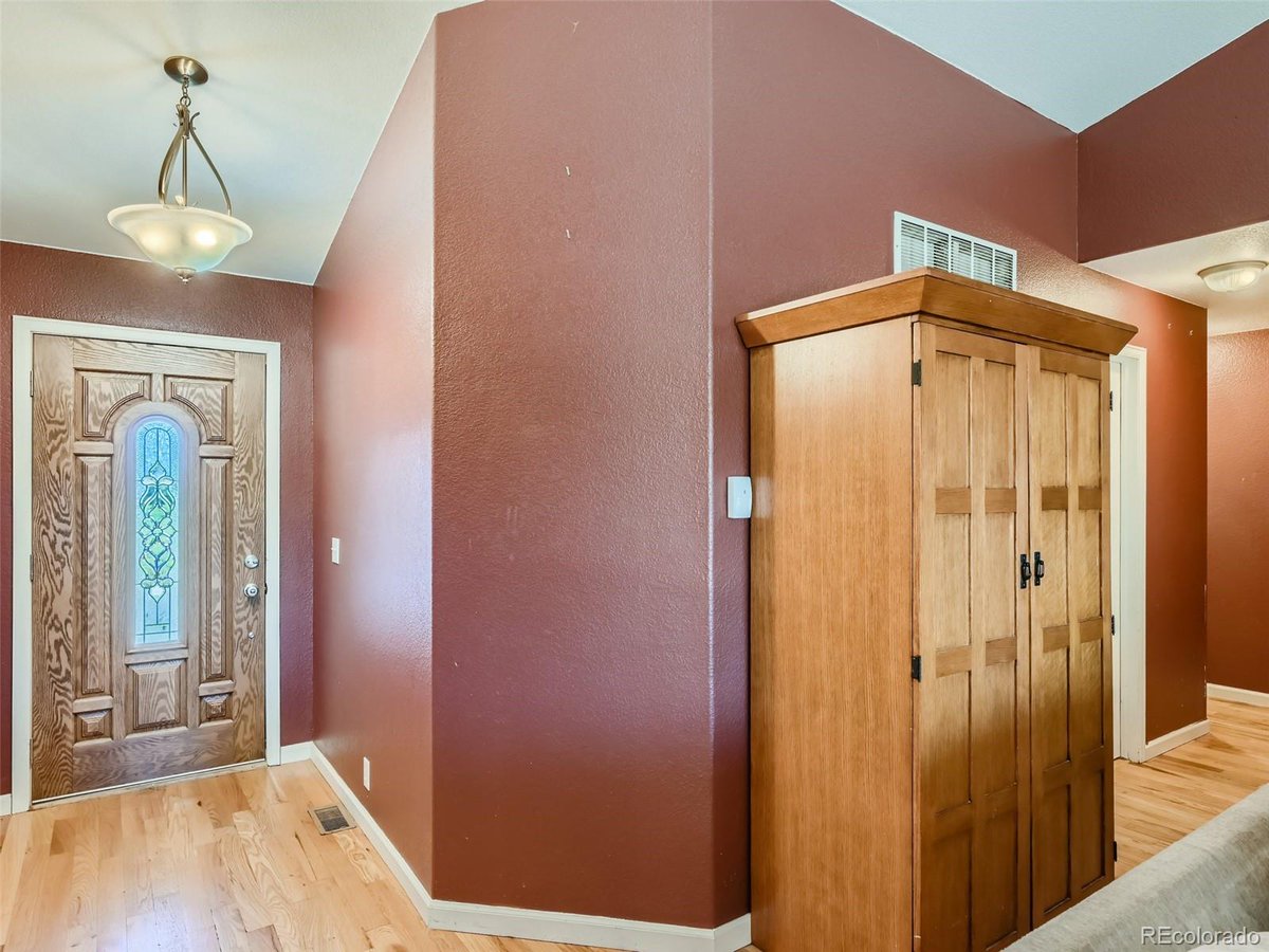 1972 Joann Court, Brighton, CO 80601 3 bed | 2 bath Closed $420,000 bit.ly/44IEWmU Welcome to this charming ranch-style home located in the desirable city of Brighton! This 3 bedroom, 2 bathroom home offers an incredible opportunity for those looking to create their...