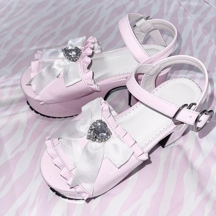 ꒰ valerie ꒱ྀི 🍨 tweet media