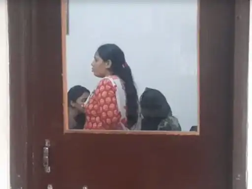 ShoneeKapoor's tweet photo. First, #SeemaHaider come from Pakistan
Then #Anju went to Pakistan

And now, a 17-year-old minor resident of Shrimadhopur in Sikar reached #Jaipur airport to go to Pakistan to meet her lover whom she met on Instagram.

Caught at the Jaipur airport.

She revealed that the boyfriend also taught her what to say at the airport.

The girl's mobile has been seized. 
The girl's family don't even know that their girl was going to Pakistan to meet some boy.

When did this become a trend?
And that too to Pakistan.