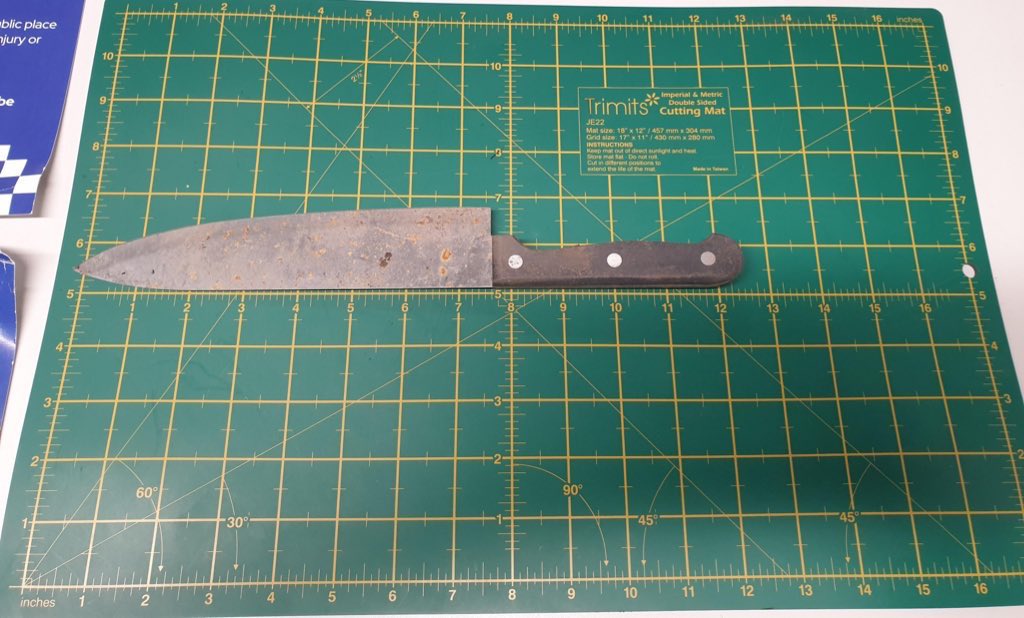 Proactive night with S/Con 2457. Multiple jobs attended, stop searches, gathered intel &amp; then came across a large kitchen knife when searching in a known hotspot. Now for the paperwork📑🚔