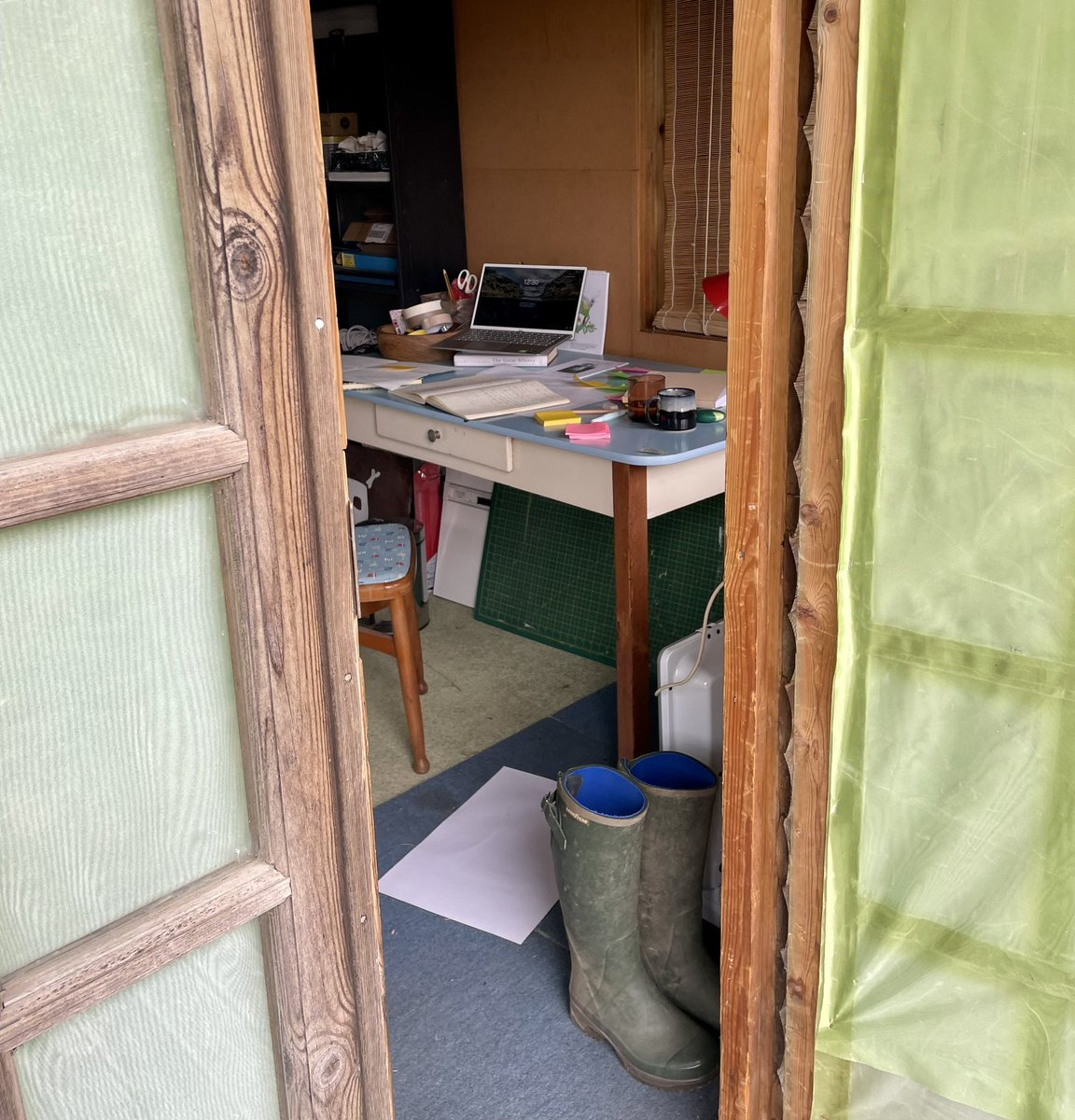 WallerInTheWild's tweet photo. Retreat or Advance: on communal retreating and writing with cocktails https://t.co/oPxEntAc2F https://t.co/RG7s7RH1lk