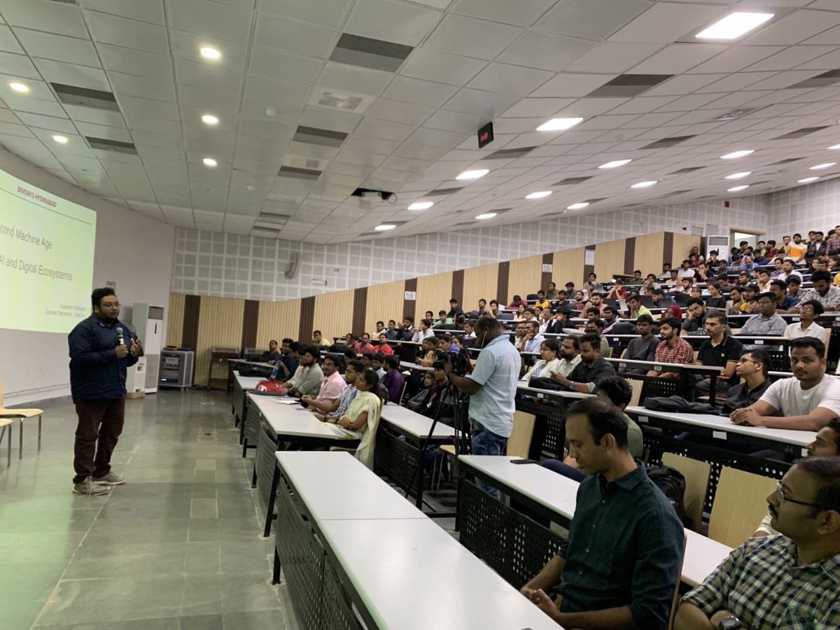 SwechaFSMI's tweet photo. 🚀 Exciting #DevDaysHyd inaugural session with 400+ attendees, featuring tech experts and inspiring talks on #CloudComputing #Golang #Rust #ML #ModernWeb. Let's learn and innovate together! #Swecha https://t.co/sGnFykAtk9