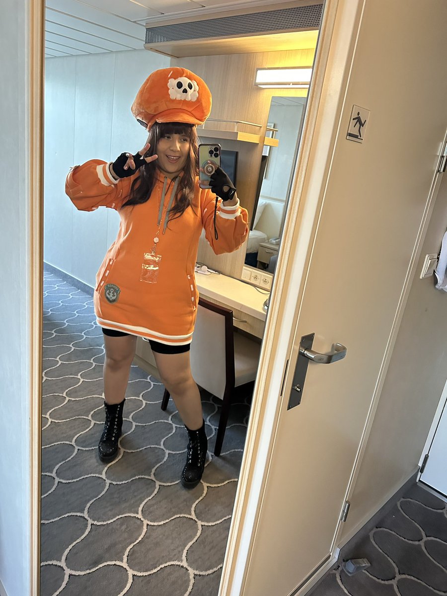 selene_crystall's tweet photo. TOTSUGEKI 🐬🐬🐬🐬
#GACUCon #GuiltyGearStrive #May #cosplay https://t.co/bB0oLINufy