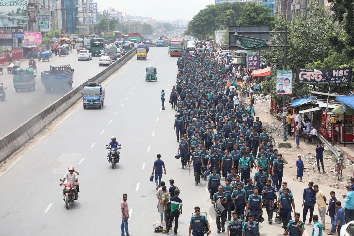 basherkella's tweet photo. Concerning reports from #Dhaka, #Bangladesh as thousands of #BDPolice-Ansar forces are deployed to block the #BNP's peaceful sit-in program. It is disheartening to witness the denial of opposition parties' right to hold programs.
#BDPoliceBrutality #StepDownHasina #SaveBangladesh https://t.co/sZ6cRDjMNJ