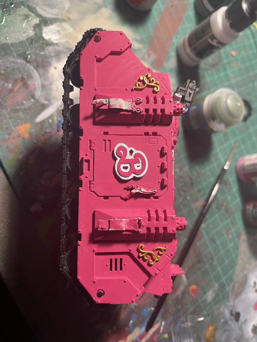 MarnieeLee's tweet photo. picked up a new hobby and so i’m painting Barbies dream tank 🩷 https://t.co/GktAucC1au