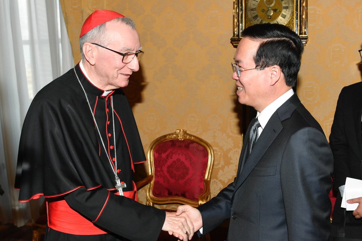 President Vo Van Thuong & Spouse paid a visit to the Holy See🇻🇦on 27, July. The two sides expressed high appreciation for the noteworthy progress in the relations and the positive contributions by the Catholic community of Vietnam 🇻🇳 thus far.