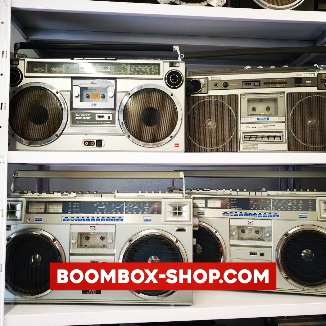 80sBoombox's tweet photo. https://t.co/v5nFkN6qYR Visit us in our new Boombox-Shop in Zurich - Switzerland.
With us you can choose from many wonderful vintage boom boxes!

#Boombox #80sBoombox #Ghettoblaster #80s #70s  #Vintage #Retro #Oldstyle #Oldschool #Music #HipHop  #Zurich #Zürich #Switzerland https://t.co/K2IcHTADhH