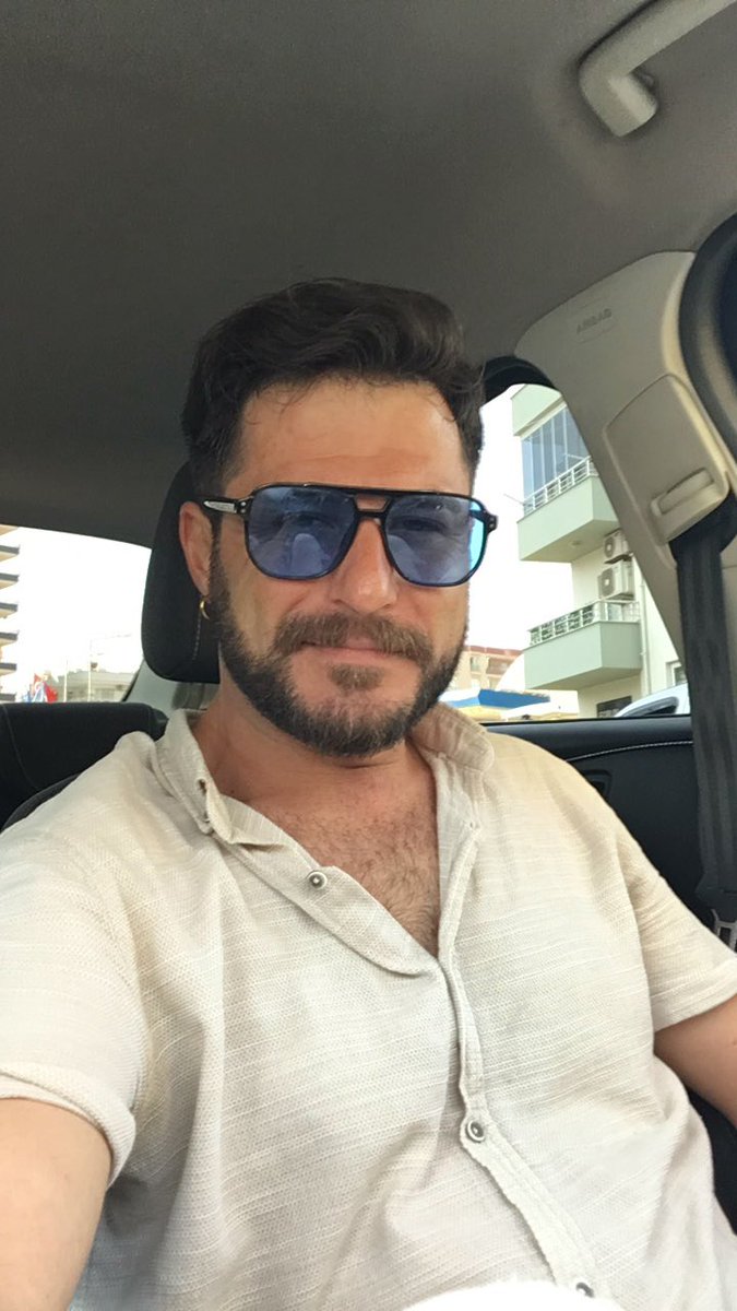 Bilmezler yalnız yaşamayanlar,
Nasıl korku verir sessizlik insana;
İnsan nasıl konuşur kendisiyle;

Nasıl koşar aynalara,
Bir cana hasret,
Bilmezler.

#gunaydin #goodmorning #orhanvelikanık