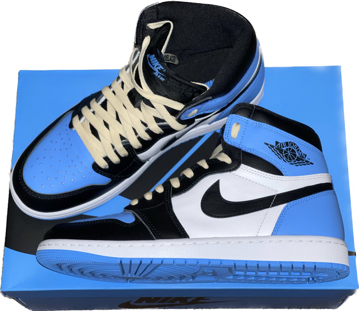 ovross18's tweet photo. Jordan 1 UNC https://t.co/N75XDzICAS