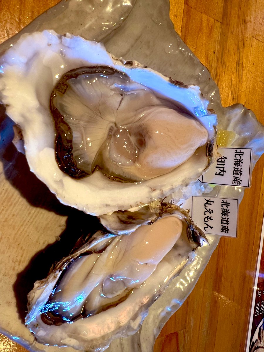 MARIERU08's tweet photo. 帰りに久しぶりに幼馴染のお店でお昼ご飯頂いて来た😋🦪🙏
牡蠣🥹💞牡蠣を食べるのが凄い久しぶりだよ✨
キーマカレーも久しぶりに食べた🥺❣️
アイスはマーブルが可愛いどうやって作ったんだろ🍨🥰
美味しかった牡蠣大好き💕
#kitchenk
#百万灯夏まつり
⇩🦪
https://t.co/8V4X4hJ5cQ https://t.co/qBQRV7c7cL