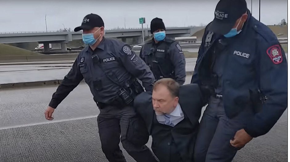 MarcinRola89's tweet photo. PILNE! Kochani, we wtorek 1 sierpnia o godz. 11:00 stawmy się licznie pod Ambasadą Kanady w Warszawie gdzie odbędzie się protest w obronie naszego rodaka pastora Artura Pawłowskiego, który jest w sposób nieludzki przetrzymywany przez tamtejsze władze tylko dlatego, że... https://t.co/DOaT15kaOC