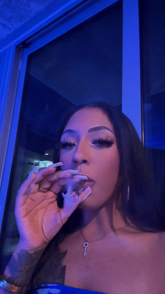 _lordhefner's tweet photo. No one:
Me: https://t.co/sLe6Mpnhim