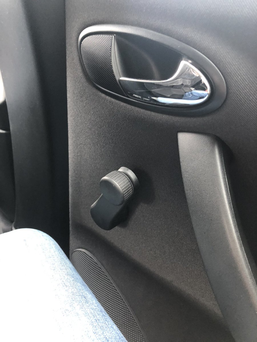 Es gibt sie noch, die guten Dinge. 
#kurbel #fensterheber #manuell