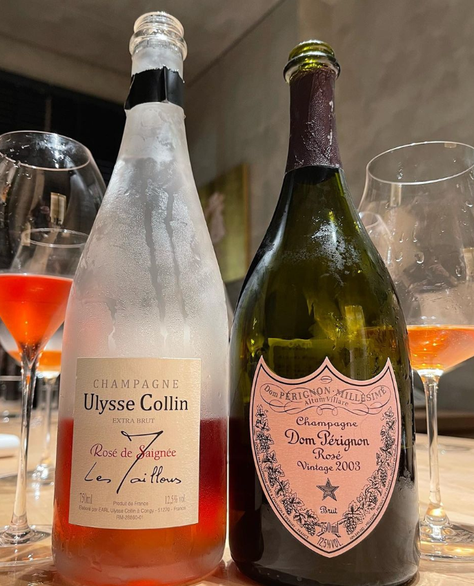 Moon_198700's tweet photo. Dom Perignon Rosé 2003, more coy &amp; taut than the UC, hint of rose petals, peaches, blood orange;vibrant acidity which was dense &amp; slightly undulating; DP rosé demands a lot of cellar patience, this 20 yrold still showing some rough edges✨#ulyssecollin #domperignon #winelover🍾🥂 https://t.co/rX5uRZ8Id9