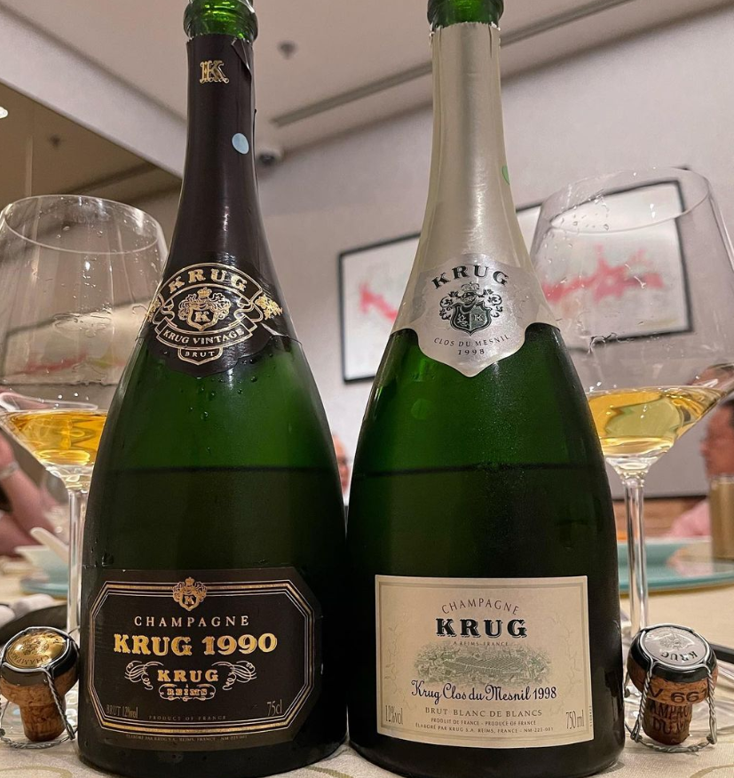 1990 ~ resplendent bouquet, nectarine, bruised apples, mild toffee accents; secondary flavors are beginning to emerge but not quite yet at peak🍾🥂💯💥#krugchampagne #champagne #champagnelover #champagnelife 🍾 #winelovers #cheers #winenotes #winemakers #oishii #вино