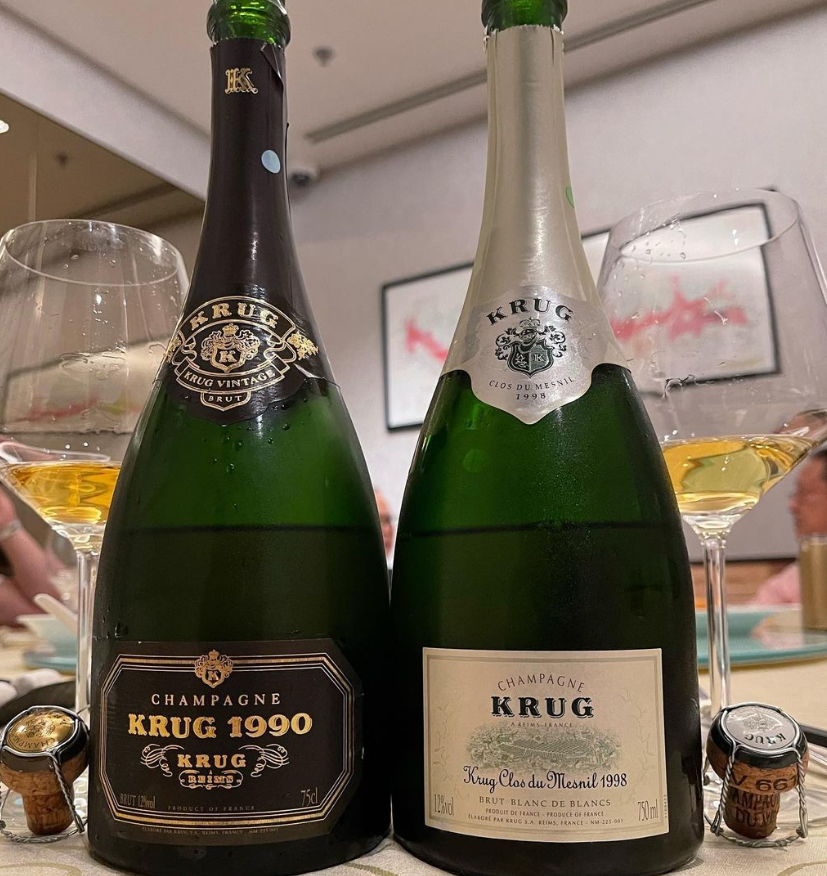 Moon_198700's tweet photo. 1990 ~ resplendent bouquet, nectarine, bruised apples, mild toffee accents; secondary flavors are beginning to emerge but not quite yet at peak🍾🥂💯💥#krugchampagne #champagne #champagnelover #champagnelife 🍾 #winelovers #cheers #winenotes #winemakers #oishii #вино https://t.co/1qbS0jTo54