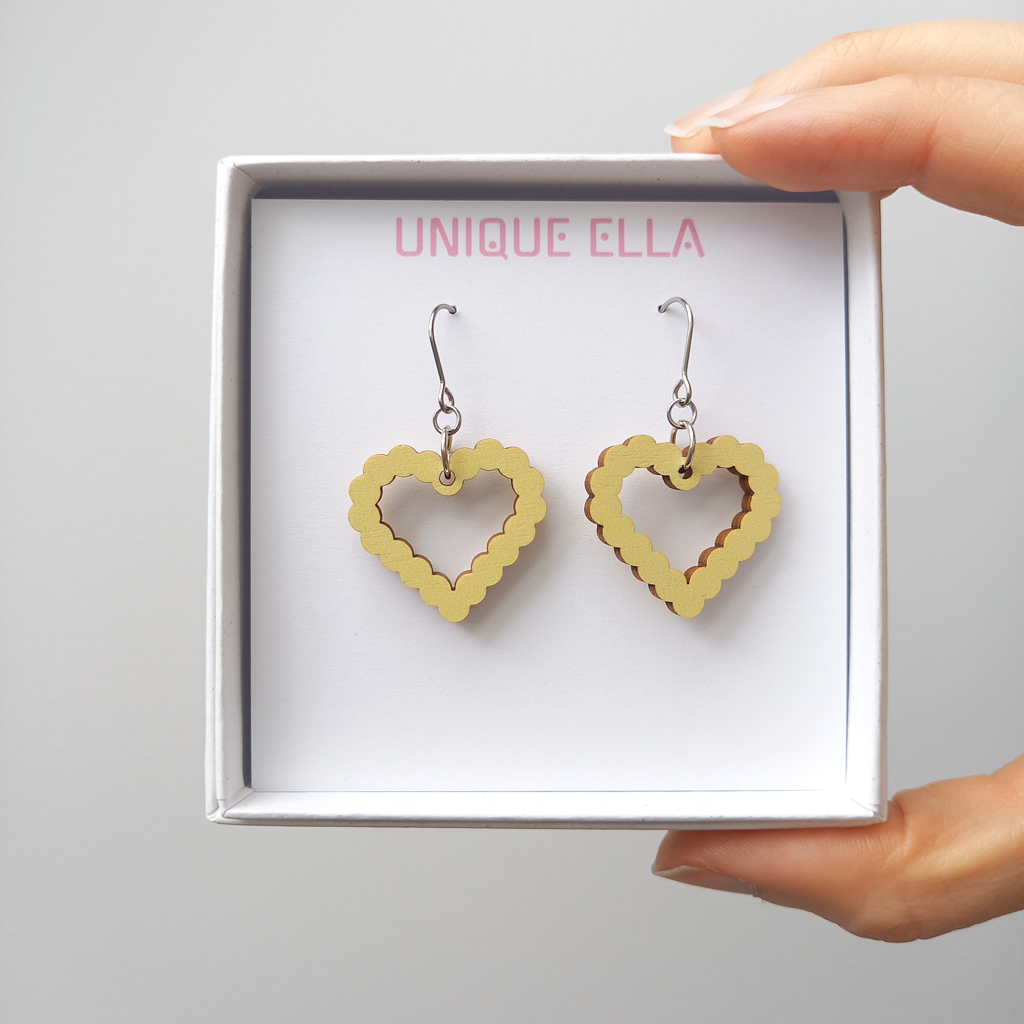 JewelleryElla's tweet photo. Love is always in fashion! ❤️ 

#heartearrings #uniquejewellery #earringlove #sustainablejewellery #sustainablefashion https://t.co/cpwXZiyjoY