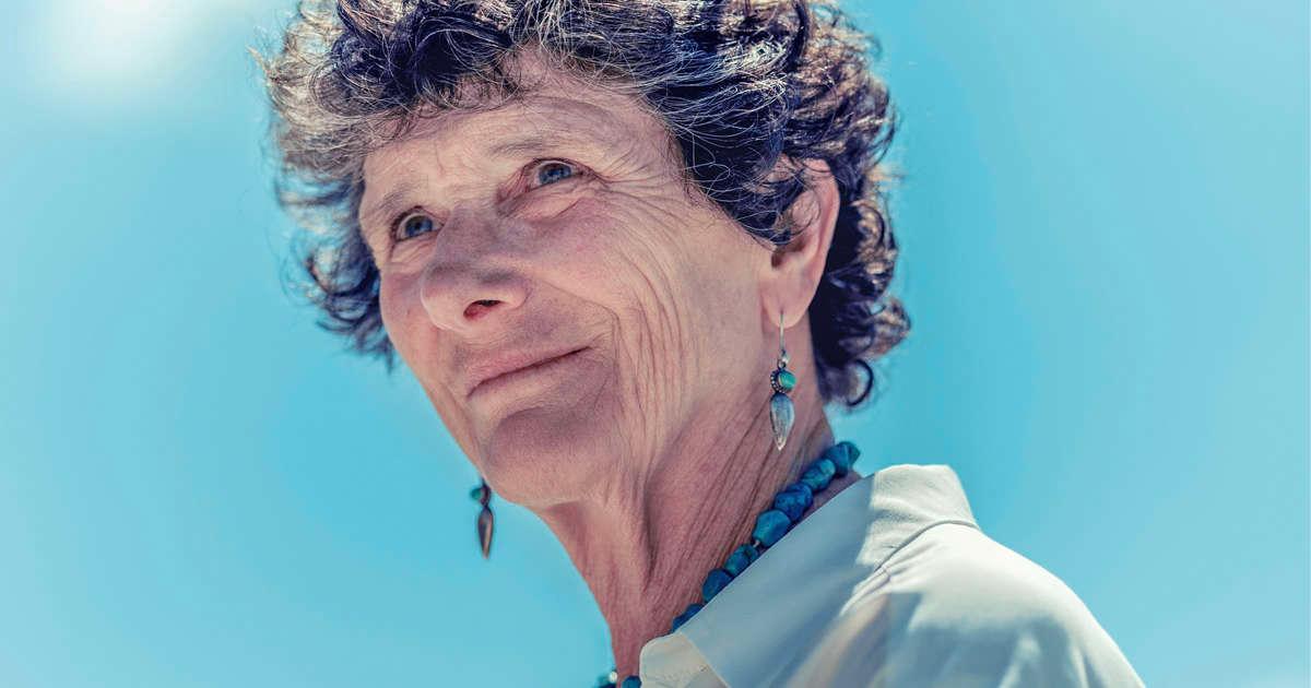 Telerama's tweet photo. Vous aviez loupé cet article ? Profitez de l'été pour vous y plonger 🌊 

Isabelle Autissier : “L’environnement, c’est le combat du siècle”

https://t.co/0JBKVUuOvp https://t.co/hOcjJerbG7