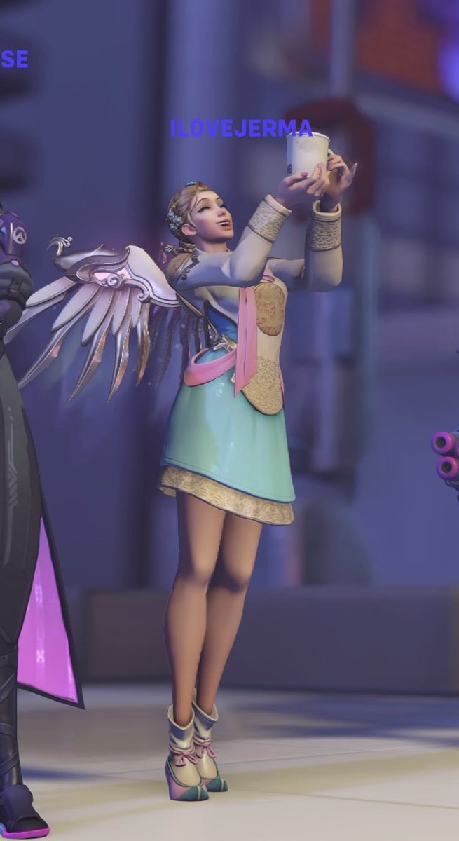 How am I supposed to hate her when she’s so pretty.