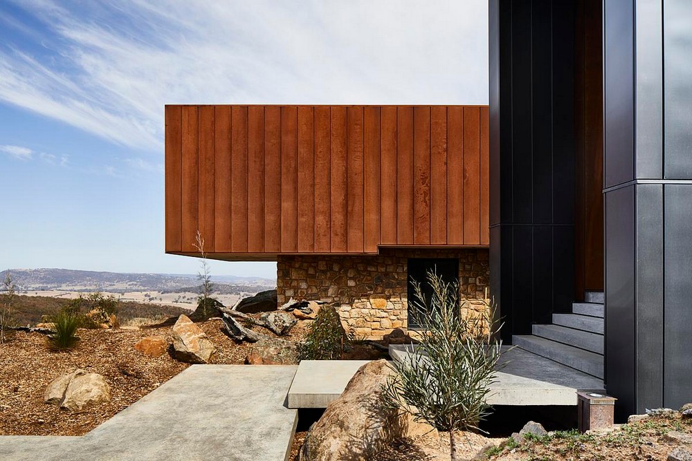 e_architect's tweet photo. Designed by Robert Harwood Architects, Euroa House, is set in a forbidding and spectacular landscape in central Victoria, Australia
https://t.co/9Zbhdy1bp4
#HouseWithViews #australia #architecture https://t.co/UpiLK7jRMB