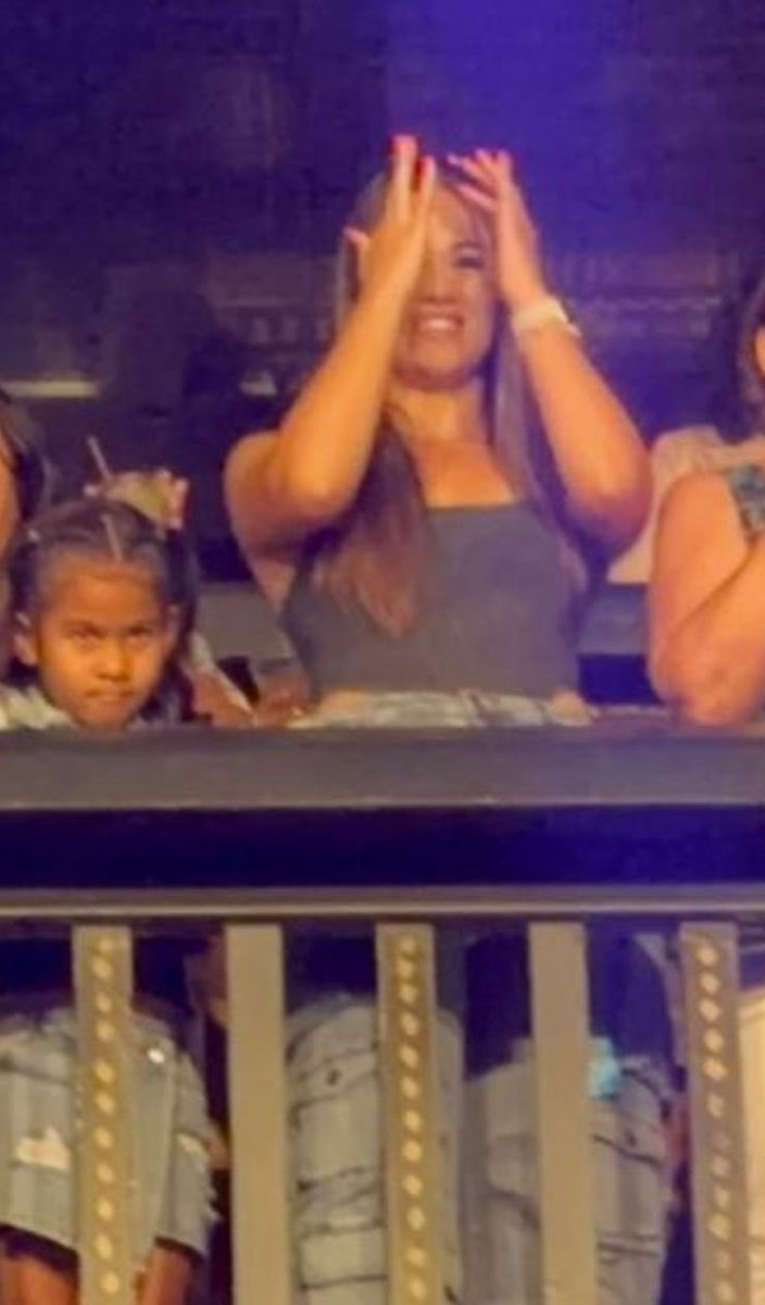 Soy lágrimas, desde mi punto de vista Yocelyn va tener el respeto del fandom siempre, ella nunca nos trató feo ni hizo nada fuera de lugar, siempre apoyó a Rich y nos dejó ver crecer a Aaliyah, la amo 🥹❤️