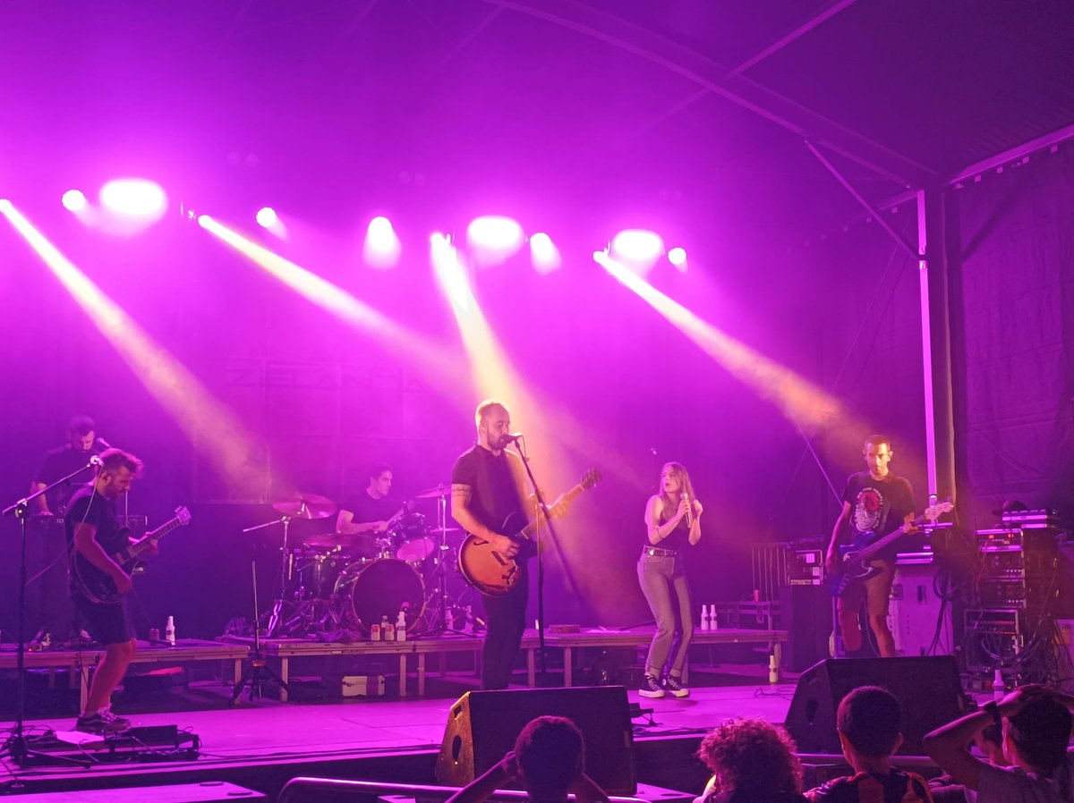 🎶 <a href="/ZelandaTaldea/">Zelanda_taldea</a> 🎶
📌 Lemoa
🗓  Uztailak 28 de Julio  🗓
#musika #musica #emanaldia #actuacion #zelanda #lemoa #bagabiga