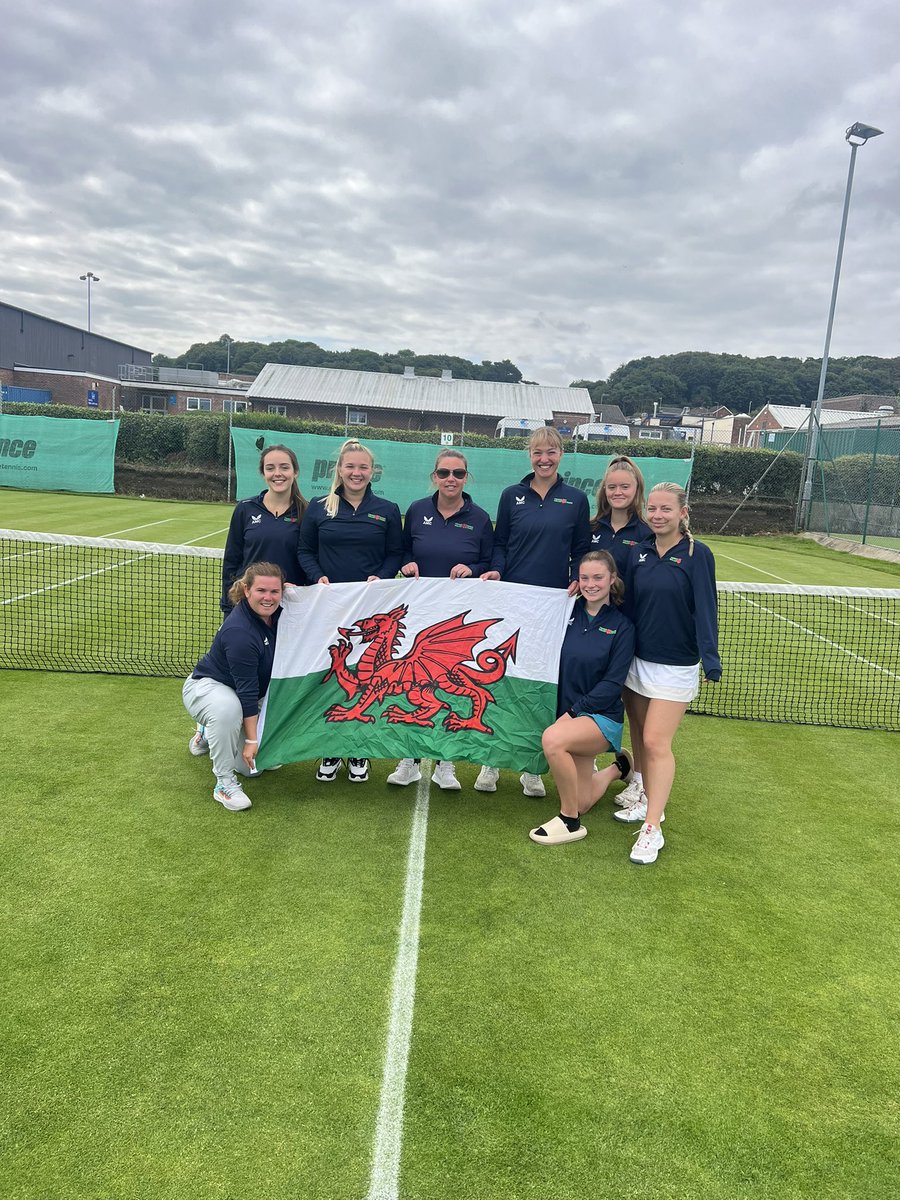 Watson1996Emily's tweet photo. Great week for @NWalesTennis staying in Div 4.. thanks once again @CROMERTENNIS for their unbelievable hospitality and perfect courts #countyweek https://t.co/tIpFJWIYW3