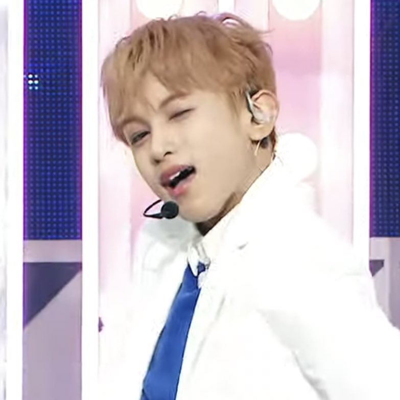 itsmejeh1501's tweet photo. To think that this was their first debut stage performance (today’s episode was pre-recorded), our dearest bunso definitely gave it all. 🫶🏻

GET WELL MARCUS

#GetWellSoonMarcus
#호라이즌 #마커스 
#HORI7ON_MARCUS https://t.co/gVWsYV6cNU