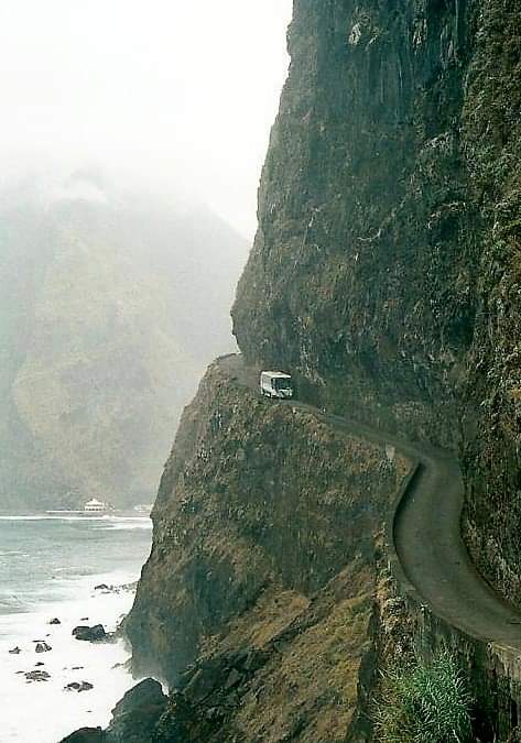 madeira600's tweet photo. Estrada entre São Vicente e Seixal.
Sem data patente. https://t.co/U8mukYUQQ6