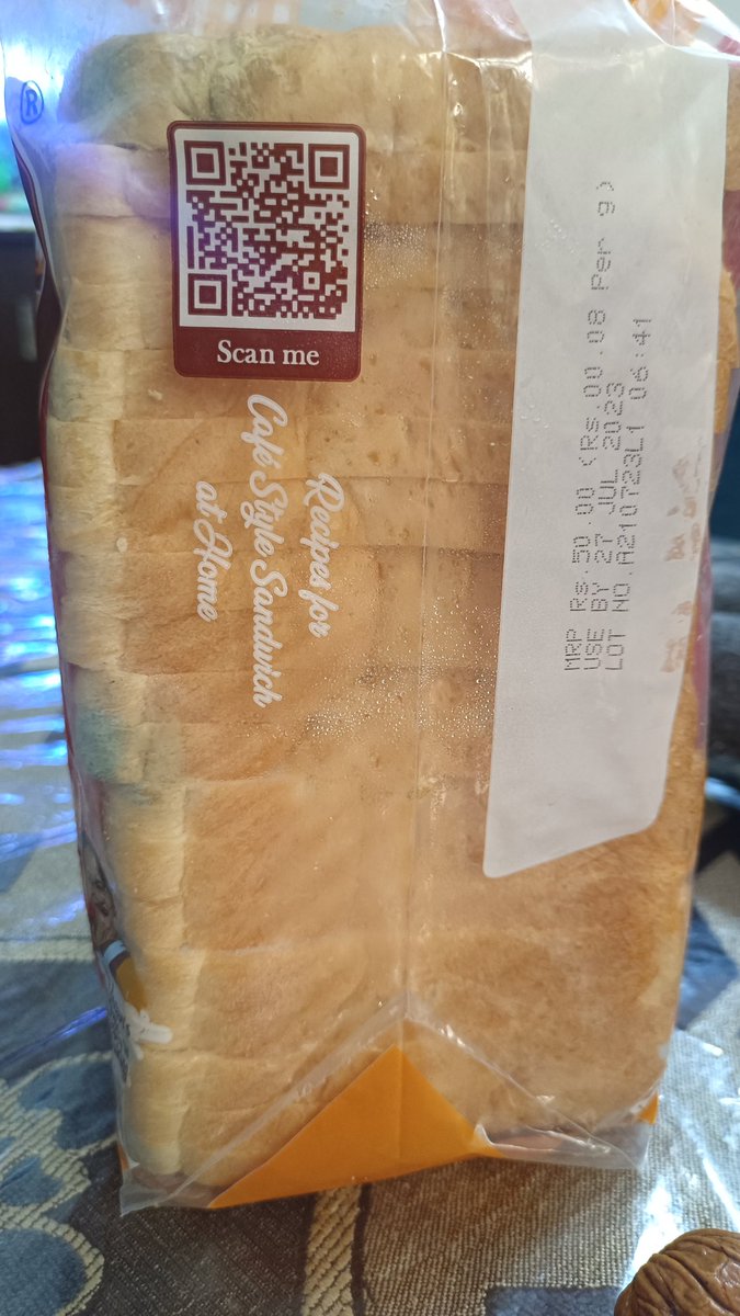 AnilSin09009733's tweet photo. #Zepto delivered me Stale and expired product. They are playing with the health of people. 
@foodsafetygov @FSAIinfo @zepeto_official @englishoven
@consumerforum_ https://t.co/sqK07oS1ak