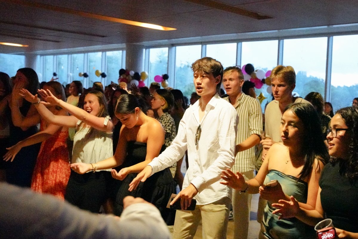 DestinationCA's tweet photo. Our Hollywood themed formal Dance at  Destination Canada was a night to remember.💃🕺 The students had an unforgettable evening of music, dancing, and fun!! ! 🎶✨ https://t.co/67pwZfexAk