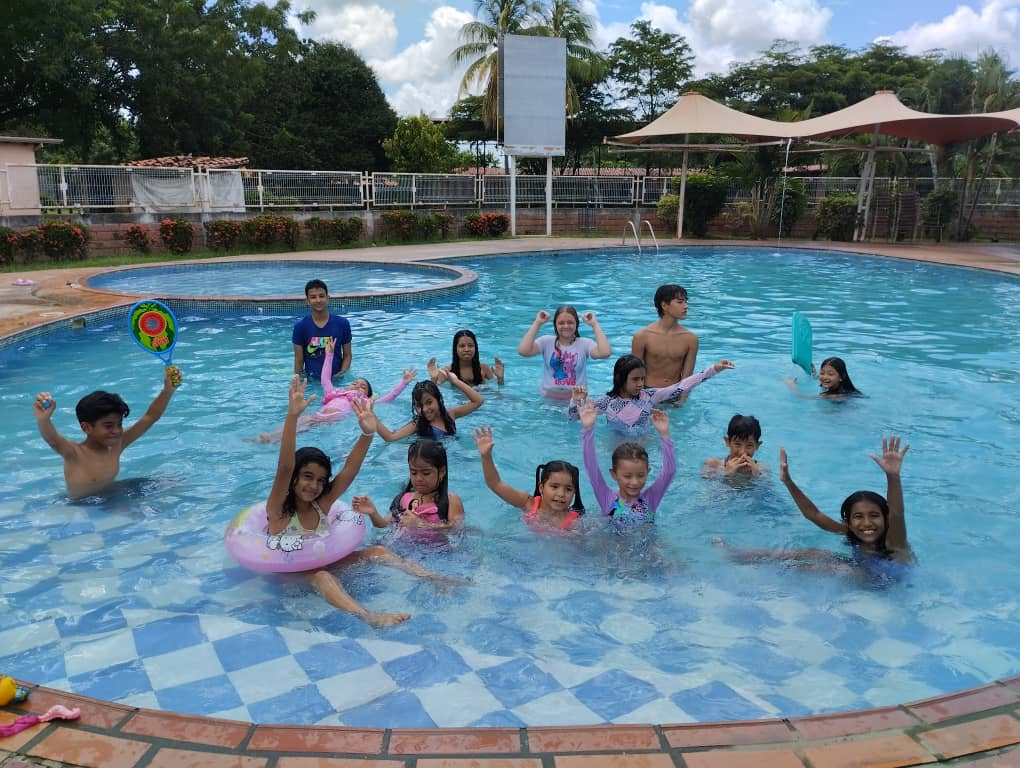 Unefa_Barinas's tweet photo. UNEFA #NúcleoBarinas a través del Equipo de Deportes, desarrolló el Plan Vacacional SocioRecreativo 2023, con la participación de los hijos del personal en actividades deportivas y recreativas, se entregaron Premios, Cotillones de Dulces y degustaron la anhelada Pizza @Unefa_VEN https://t.co/9E6R1lAXWH