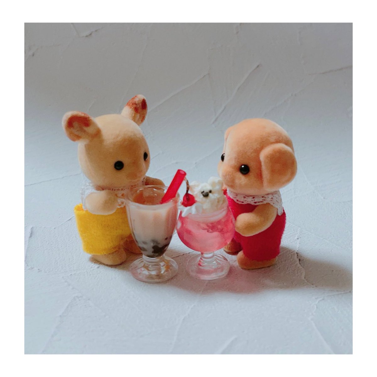 K74___9M's tweet photo. 世界一かわいいものが届いた🥹🧋🧸
ひとまず乾杯🍻 https://t.co/Hqn1yFojPO