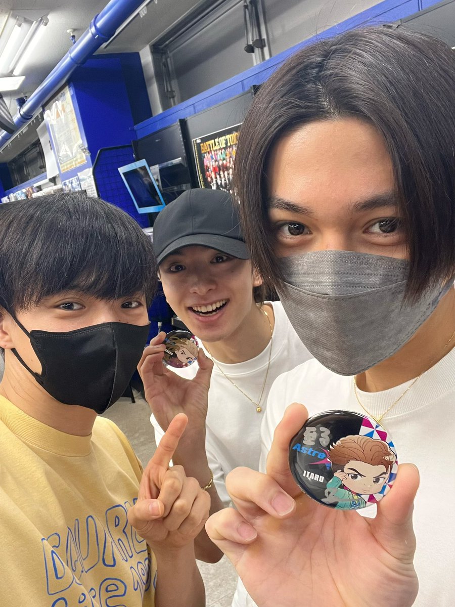 taiki__official's tweet photo. アニメイト大阪日本橋店
遊びに行ってきたー

ゆせはイタルを
けとはカラスを
引いたってー

#BATTLEOFTOKYO
@BattleOfTokyo https://t.co/8a6FqDtm0U