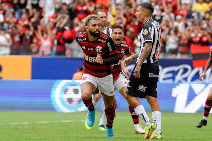 flaamor1981's tweet photo. DIA DE BRASILEIRÃO
DIA DE FLAMENGO X GALINHAS 
QUE DEUS NOS ABENÇOE E NOS PROTEJA, PRA CIMA DELES FLAMENGO
É VENCER OU VENCER, QUEREMOS OS TRÊS PONTOS!!!! https://t.co/4GcSWroD3U