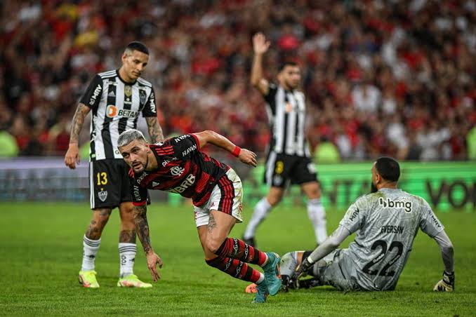 flaamor1981's tweet photo. DIA DE BRASILEIRÃO
DIA DE FLAMENGO X GALINHAS 
QUE DEUS NOS ABENÇOE E NOS PROTEJA, PRA CIMA DELES FLAMENGO
É VENCER OU VENCER, QUEREMOS OS TRÊS PONTOS!!!! https://t.co/4GcSWroD3U