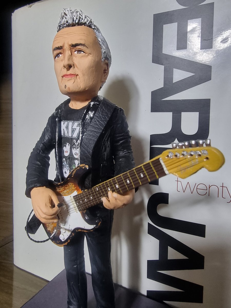 PearlJam_Chile's tweet photo. 🔥 Mike McCready hecho a mano en cerámica en frío ❤️
Cc . @MikeMcCreadyPJ https://t.co/pUS2zTvzkI