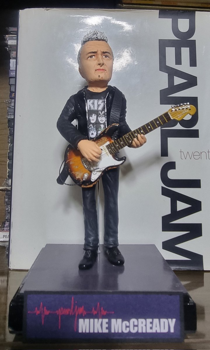 PearlJam_Chile's tweet photo. 🔥 Mike McCready hecho a mano en cerámica en frío ❤️
Cc . @MikeMcCreadyPJ https://t.co/pUS2zTvzkI