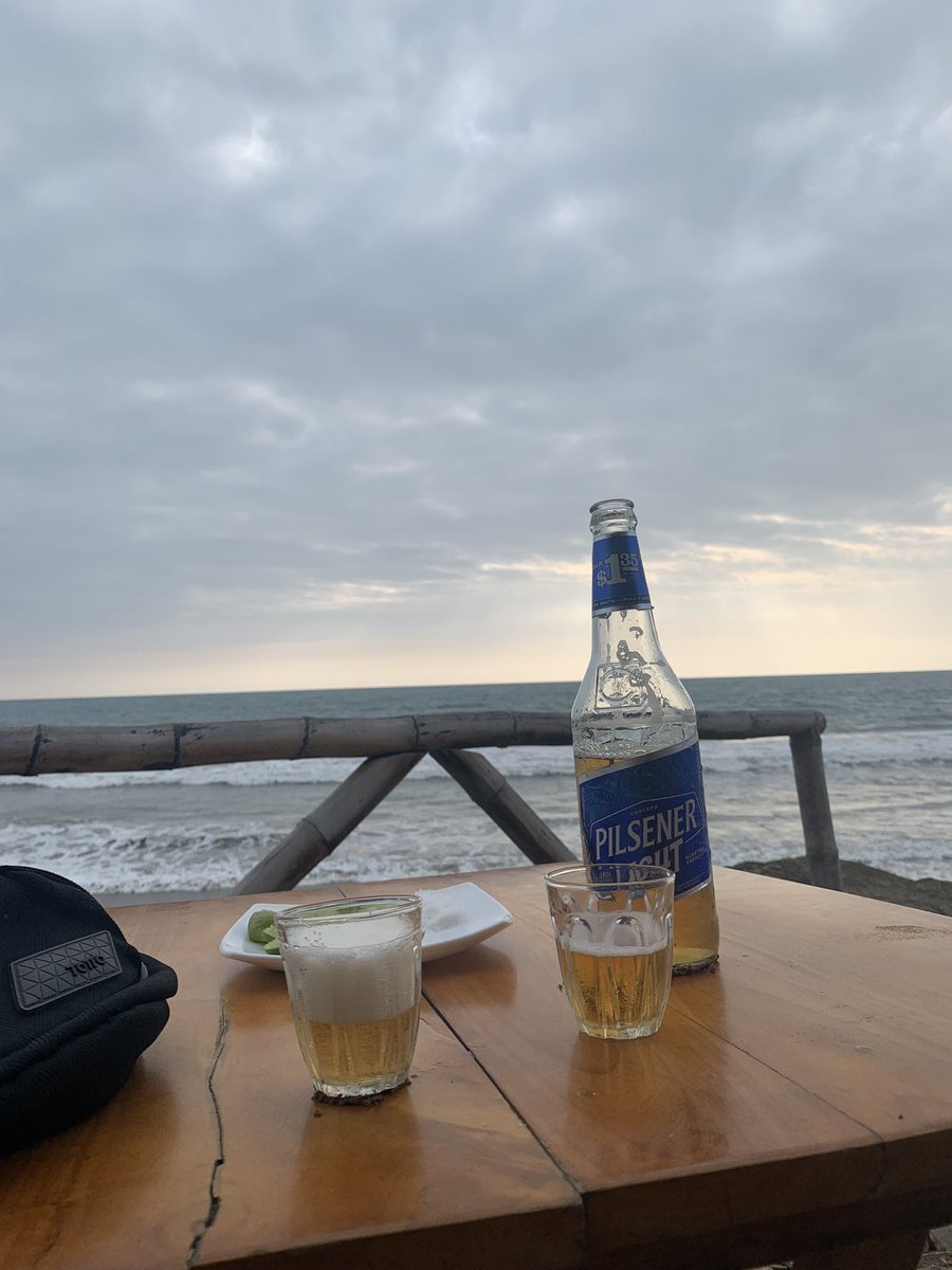 andersonvelez03's tweet photo. Excelente tarde 🏝️🍺 https://t.co/IoY5rZS0rw