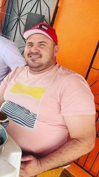 dom_sobral's tweet photo. Um crime de homicídio foi registrado na noite desta sexta-feira (28), no bairro Cidade de Deus no município de Forquilha, a vítima foi identificada como Gerdeson Rodrigues (mamão), irmão do vereador e presidente da Câmara de Forquilha, Gerson Freire.
Link do site na bio. https://t.co/C9R8tiUfZ7
