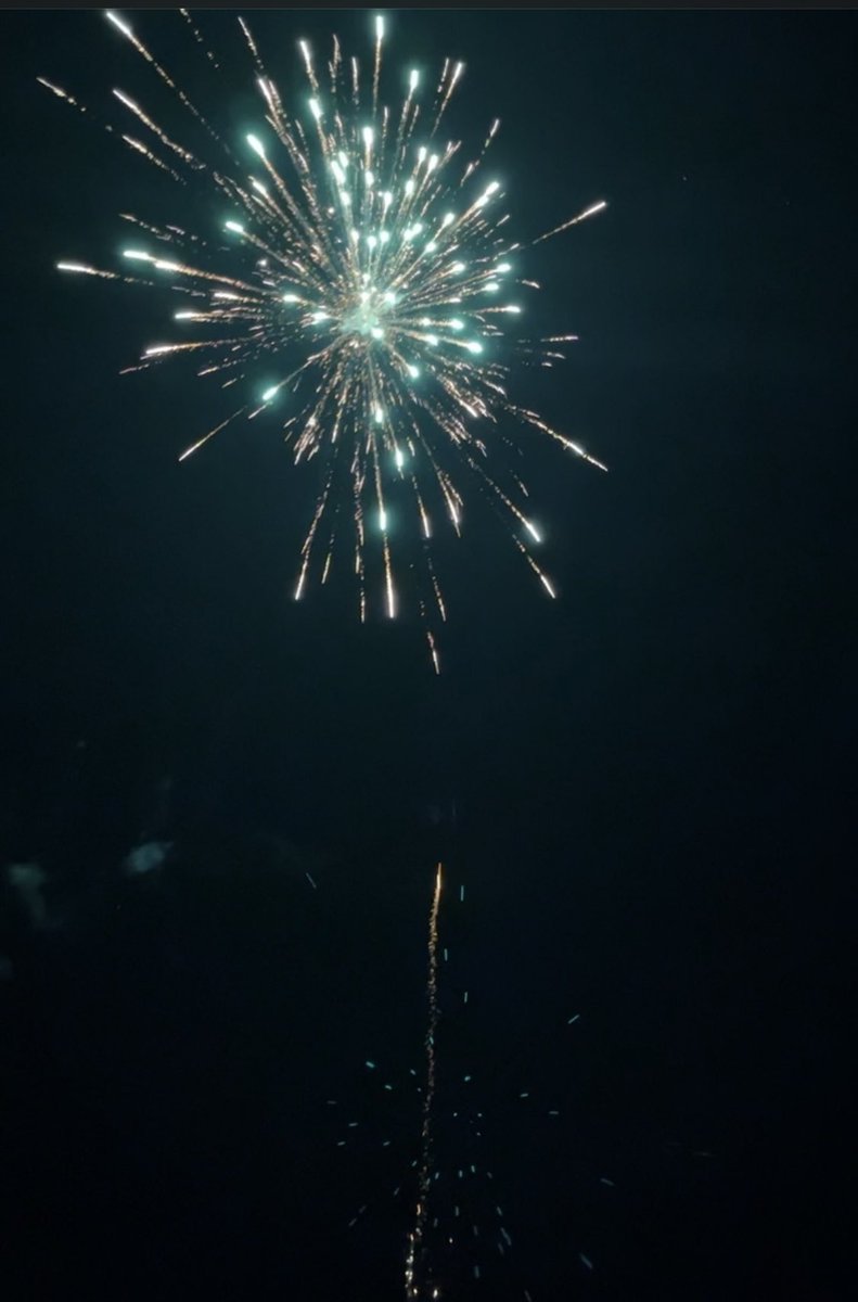 Nothing better then, Friday beers and a bonfire with the neighbours!  🍺 🔥 💥