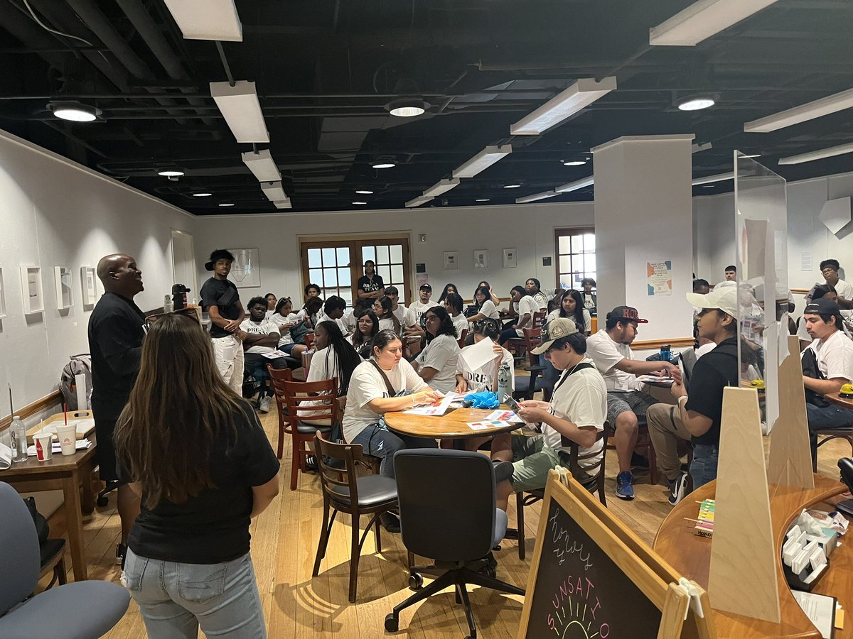Aldine2College's tweet photo. Day 1 of the Dream Team Leadership Conference is complete!

✅@txst info session and tour
✅team building
✅team research project

We can’t wait until tomorrow! https://t.co/dEm28J2wIH