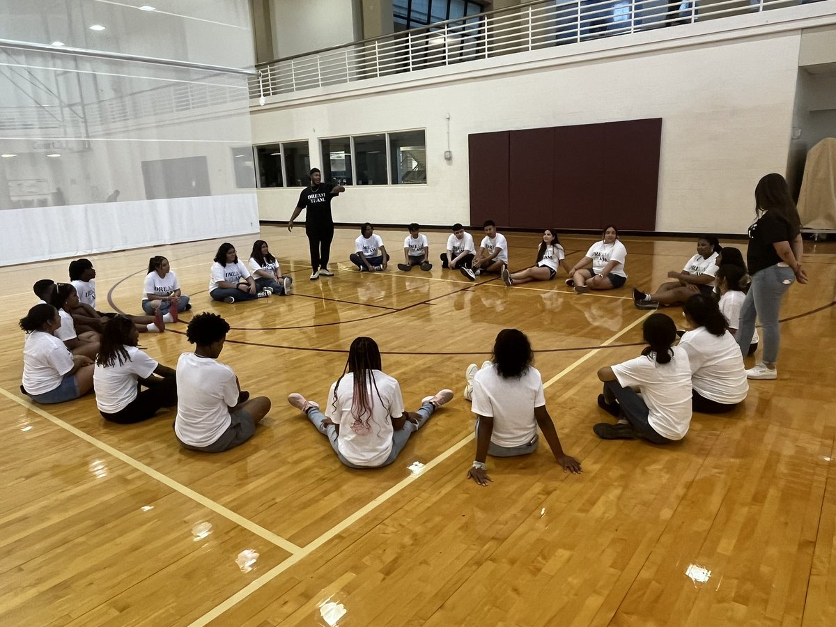 Aldine2College's tweet photo. Day 1 of the Dream Team Leadership Conference is complete!

✅@txst info session and tour
✅team building
✅team research project

We can’t wait until tomorrow! https://t.co/dEm28J2wIH