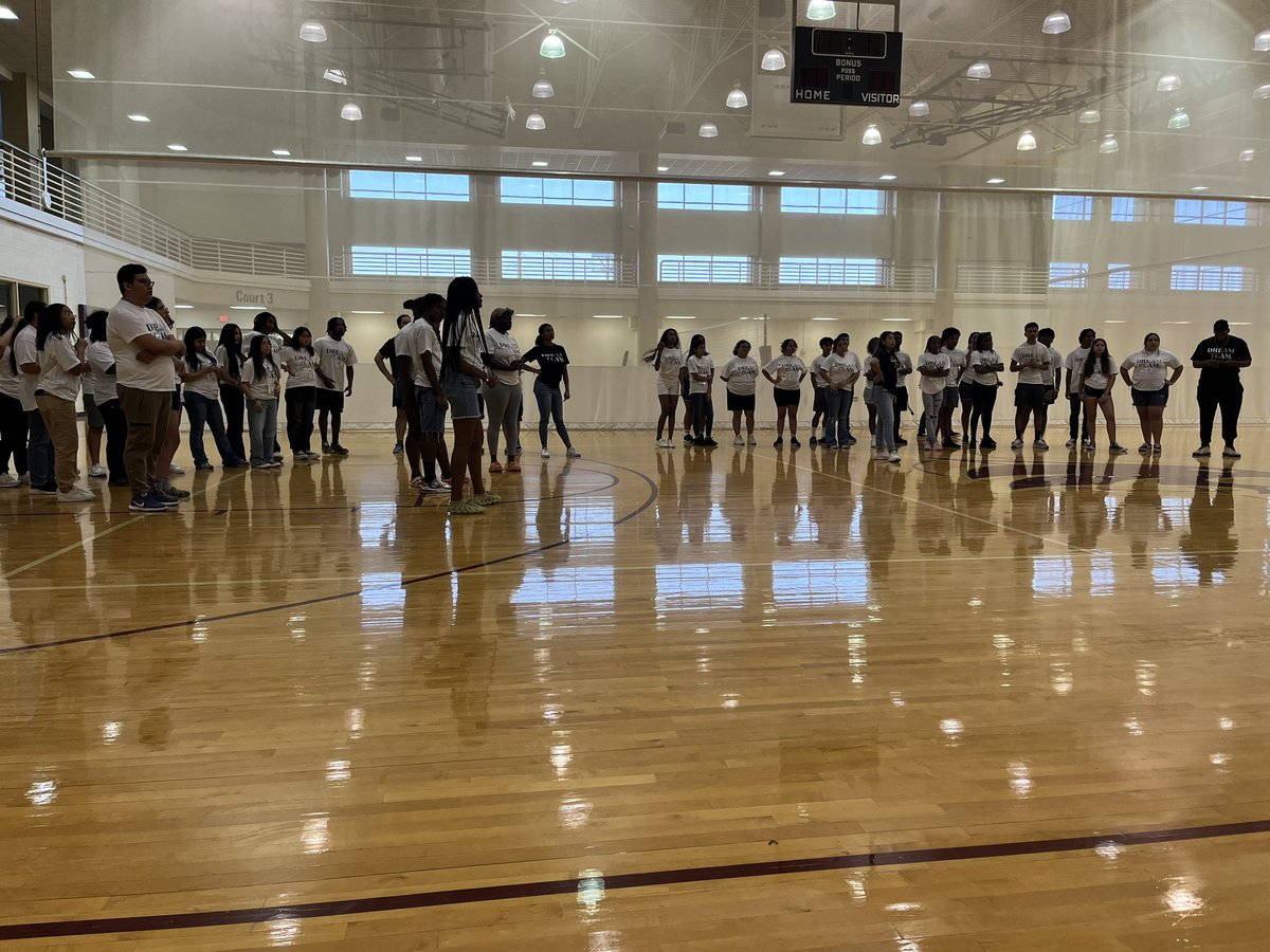 Aldine2College's tweet photo. Day 1 of the Dream Team Leadership Conference is complete!

✅@txst info session and tour
✅team building
✅team research project

We can’t wait until tomorrow! https://t.co/dEm28J2wIH