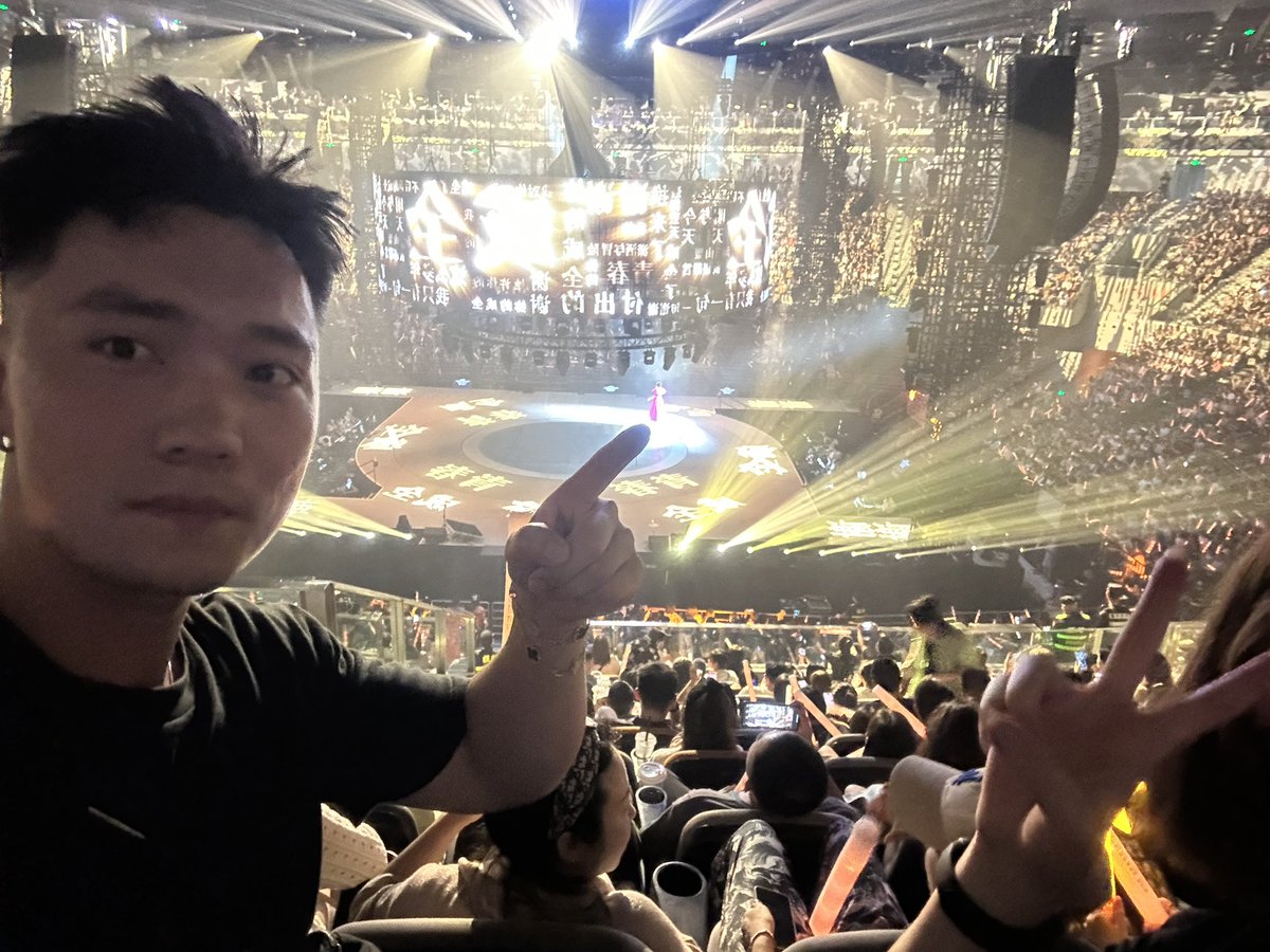 GrealtWQ's tweet photo. 最近过得很快  因为很忙 https://t.co/ZpH6SytqdV