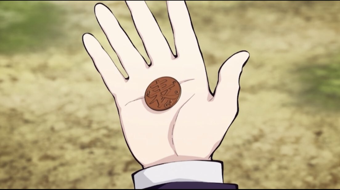 𓂃❀

สองมือเอื้อมหยิบกล่องไม้กล่องหนึ่งออกมาจากตู้เก็บของด้วยความระมัดระวัง

เพ่งพินิจดูรอบด้านเพื่อให้แน่ใจว่ายังอยู่ในสภาพที่ดีเช่นเดิม แล้วจึงแง้มเปิดฝาออกอย่างเบามือ

‘ กล่องความทรงจำ ‘

กล่องที่พี่คานาเอะได้เคยทำไว้ให้ครั้งเมื่อยังมีชีวิตอยู่  、